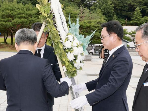 국립 5ㆍ18민주묘지 참배 4