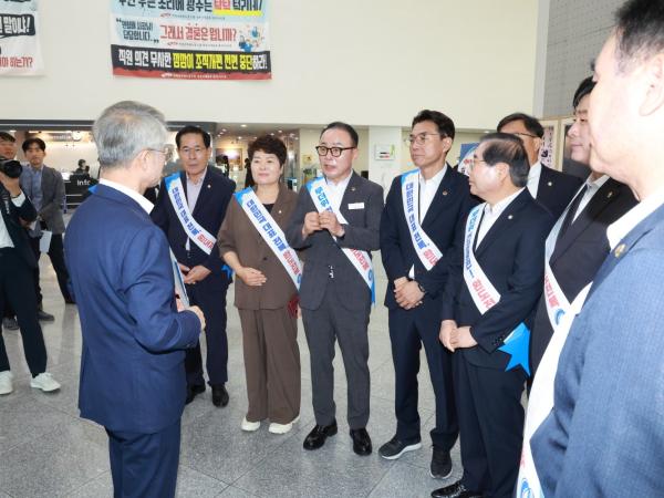 조인호 통합특별시의원, 완도 전복 소비촉진 위해 현장 홍보 1