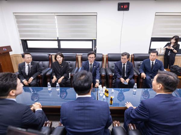송형곤 의장, 김민석 대표 '지방의회법 통과 지원' 약속 환영 2