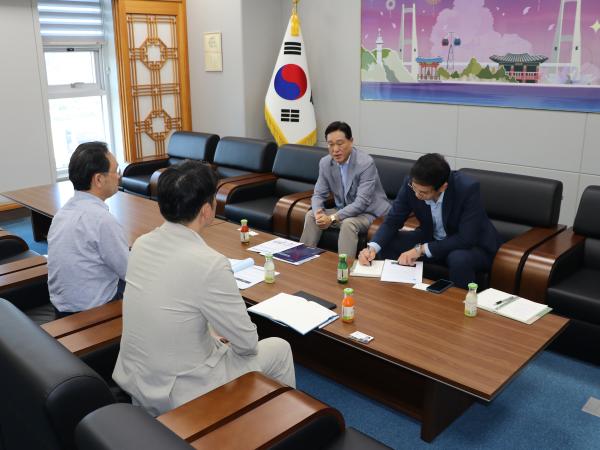 강문성 특별시의원, 기업ㆍ노동계 만나 여수산단 위기 해법 모색 2