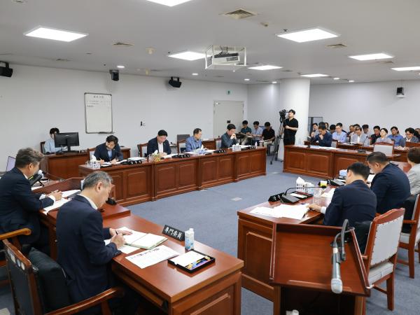 전남광주통합특별시의회 기후환경에너지위, 광주청사서 첫 업무보고 청취 4