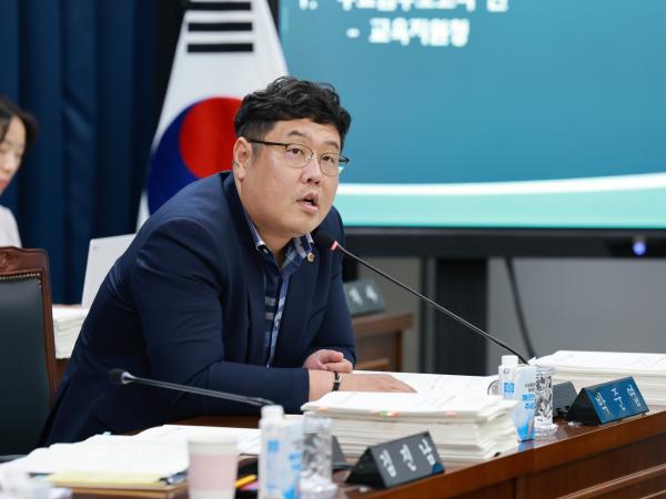 박준엽 특별시의원, 도서ㆍ벽지 품는 통합 AI교수학습플랫폼 주문 2