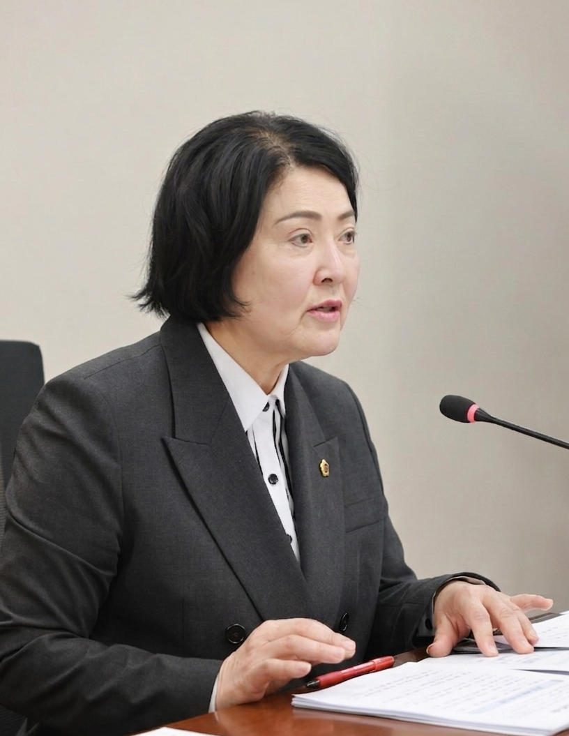 윤명희 통합특별시의원, 광주인재교육원 첫 업무보고 자료 부실 질타 2