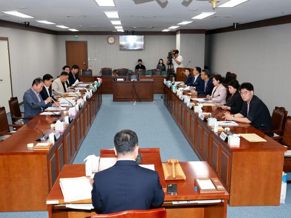 균형발전부시장 후보자 인사청문회 특별위원회 1차 회의 6