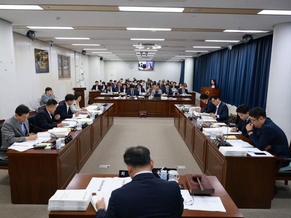 제2회 임시회 교육위원회 회의 3