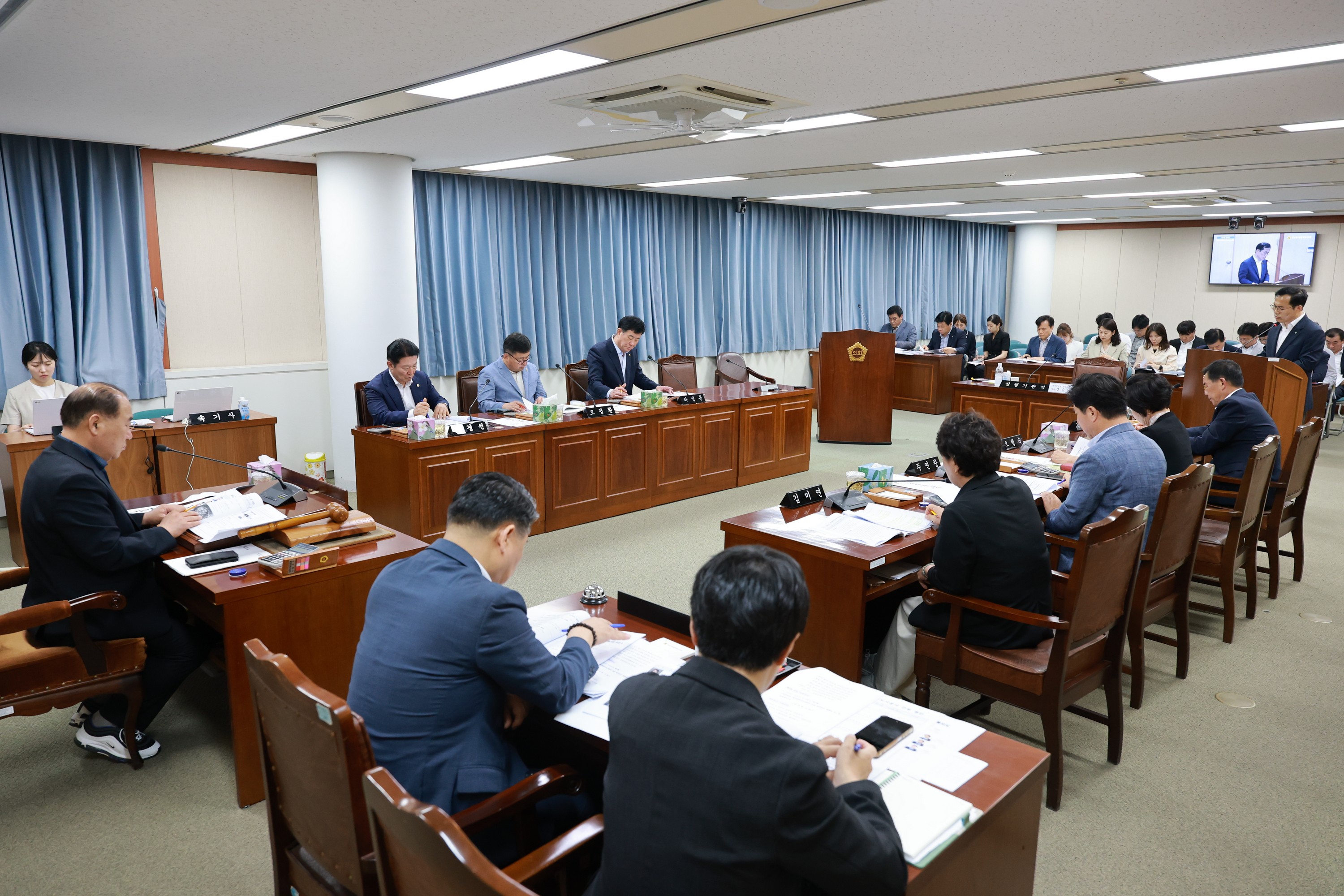  제2회 임시회 안전건설위원회 업무보고 등 회의 4