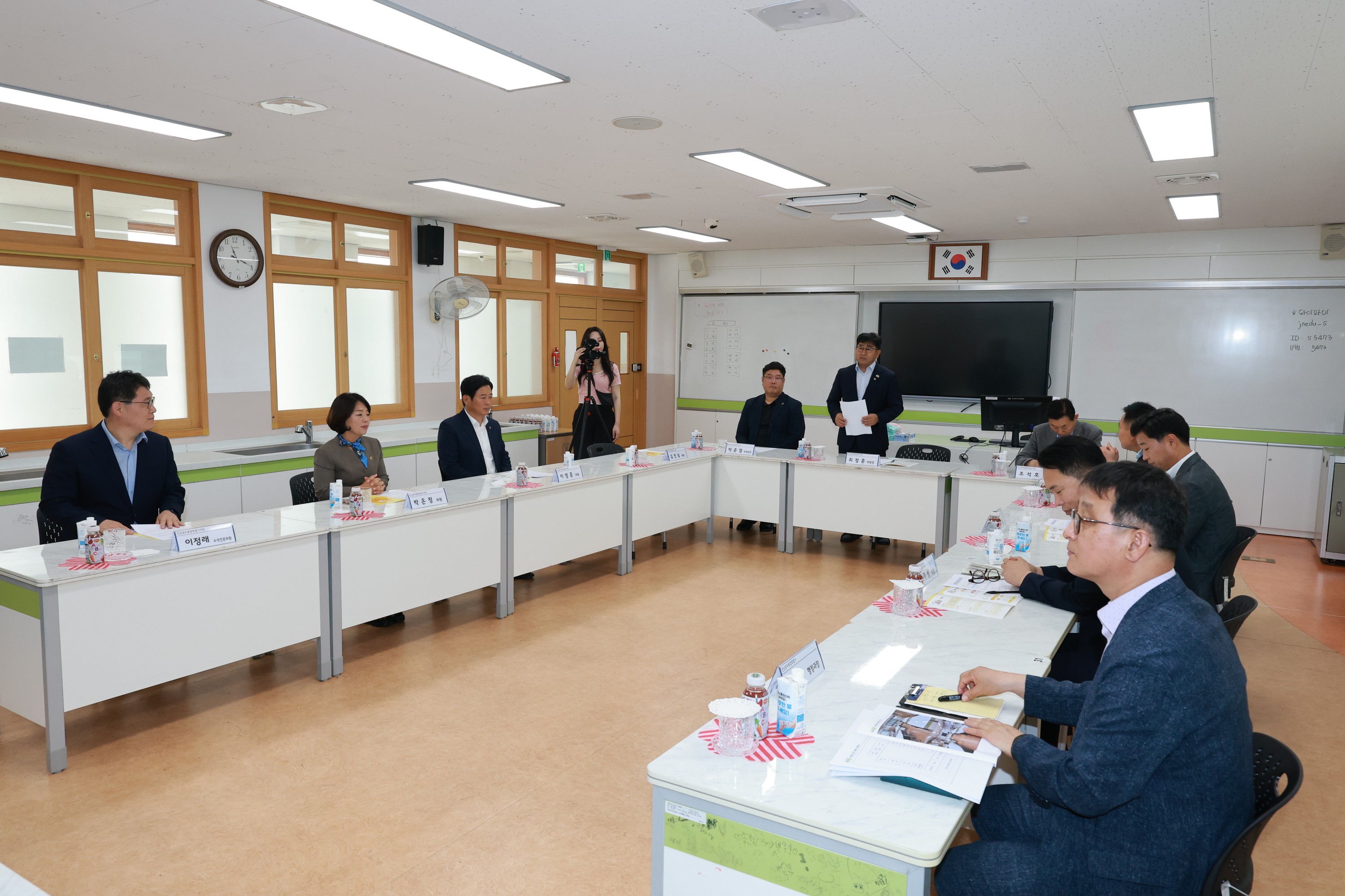 제2회 임시회 교육위원회 현지활동 1