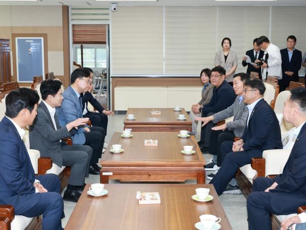 제2회 임시회 교육위원회 현지활동 3