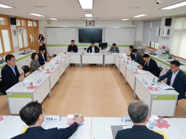 제2회 임시회 교육위원회 현지활동 7