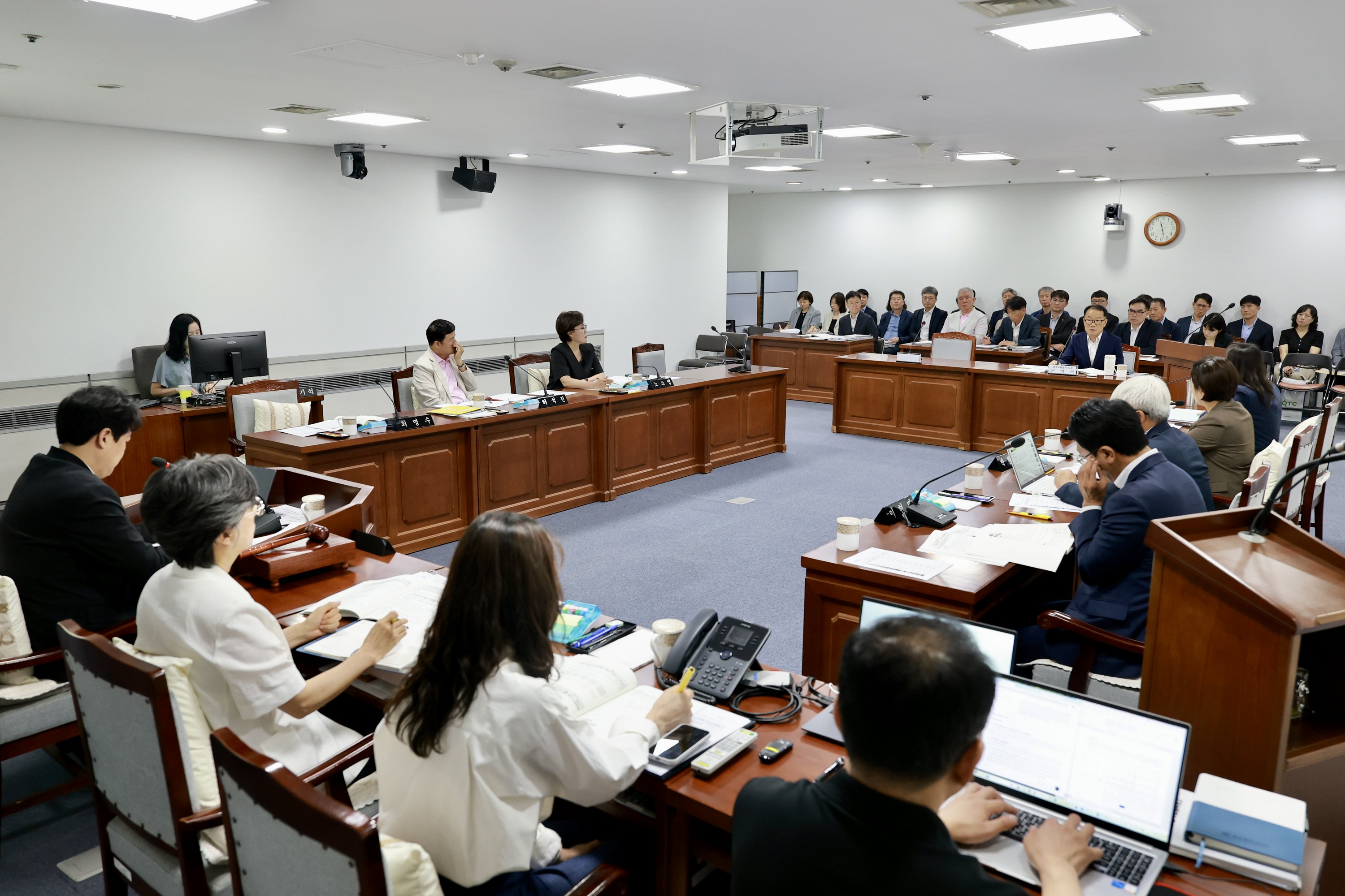 제2회 임시회 도로교통위원회 회의 2