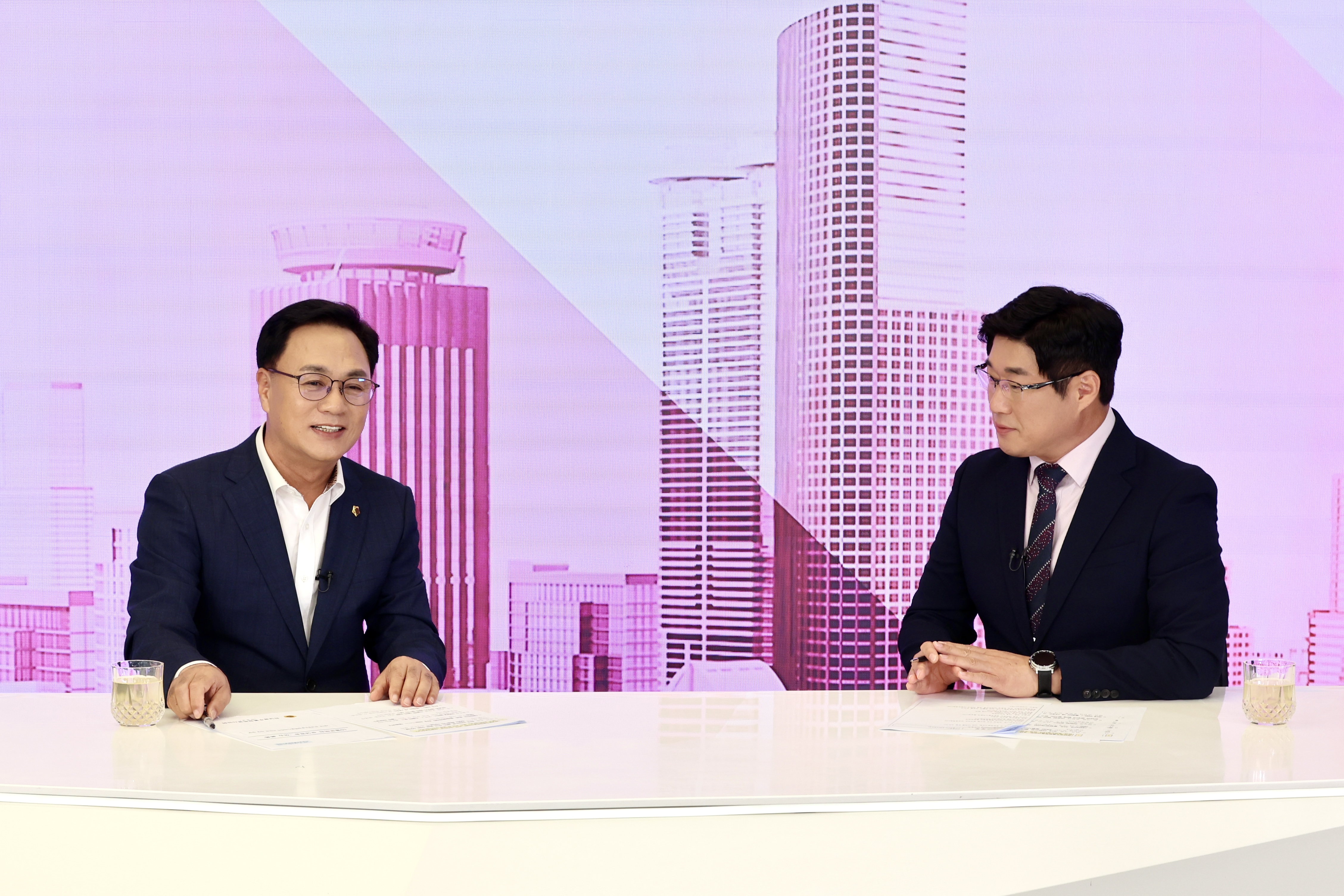 '헬로 이슈 토크' 인터뷰 5