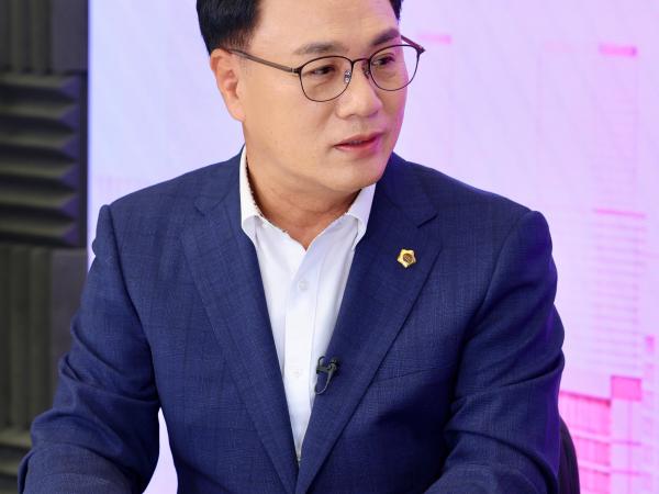 '헬로 이슈 토크' 인터뷰 4