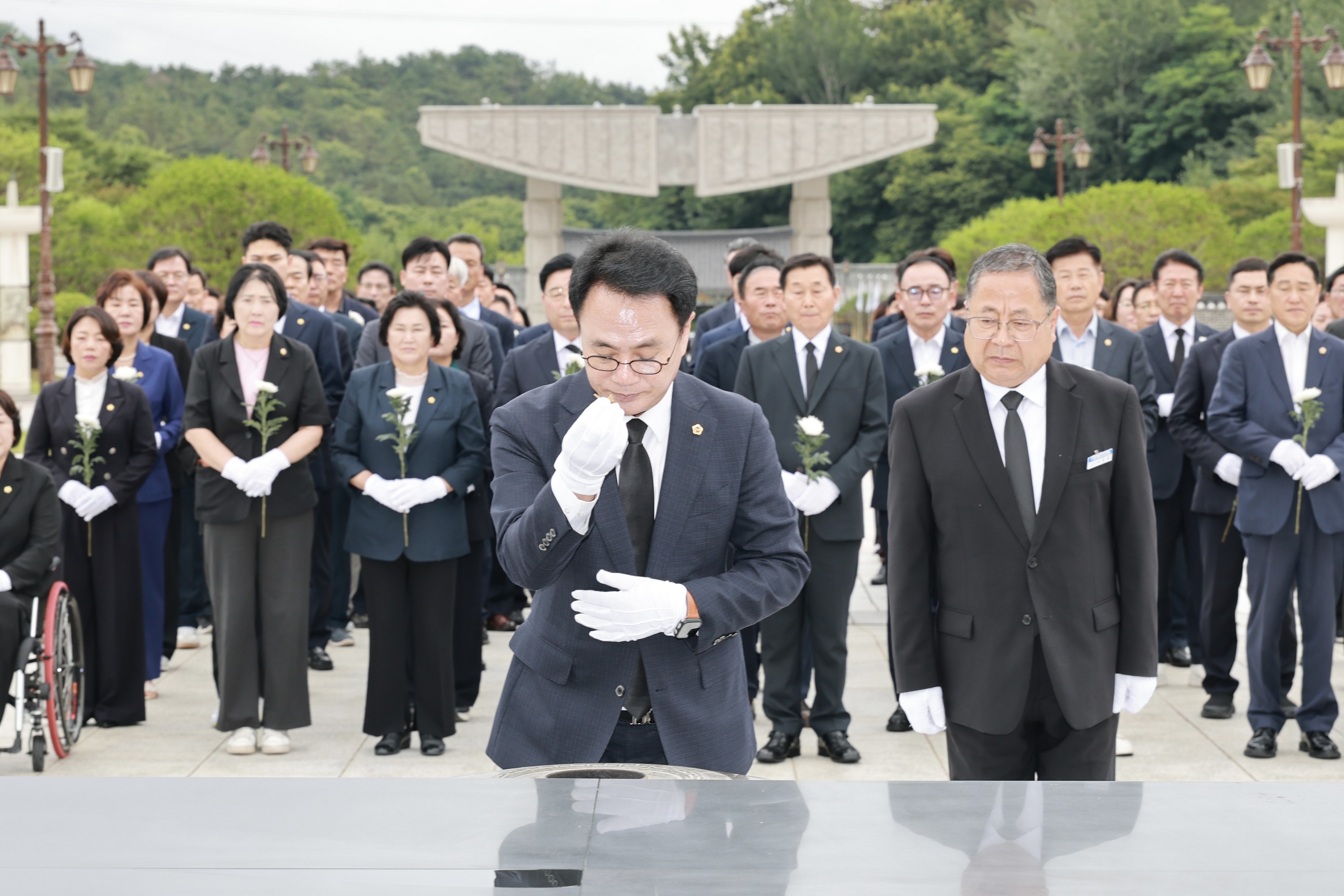 전남광주통합특별시의회 국립 5ㆍ18민주묘지 참배 7