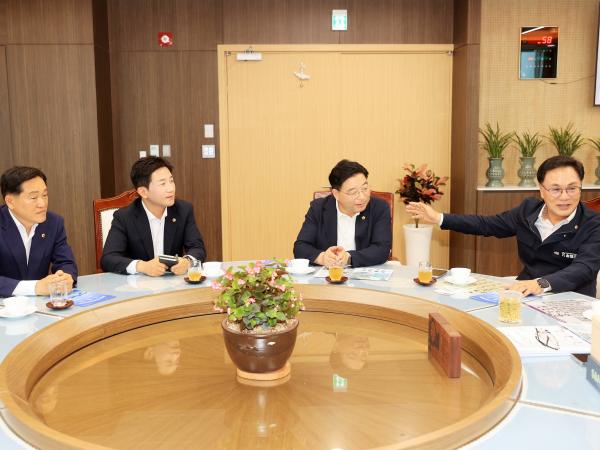 충북도의회 방문 및 접견 3