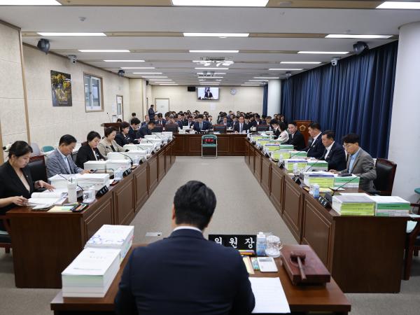 전남광주교육비특별회계 2025회계연도 결산 및 예산 심사 4