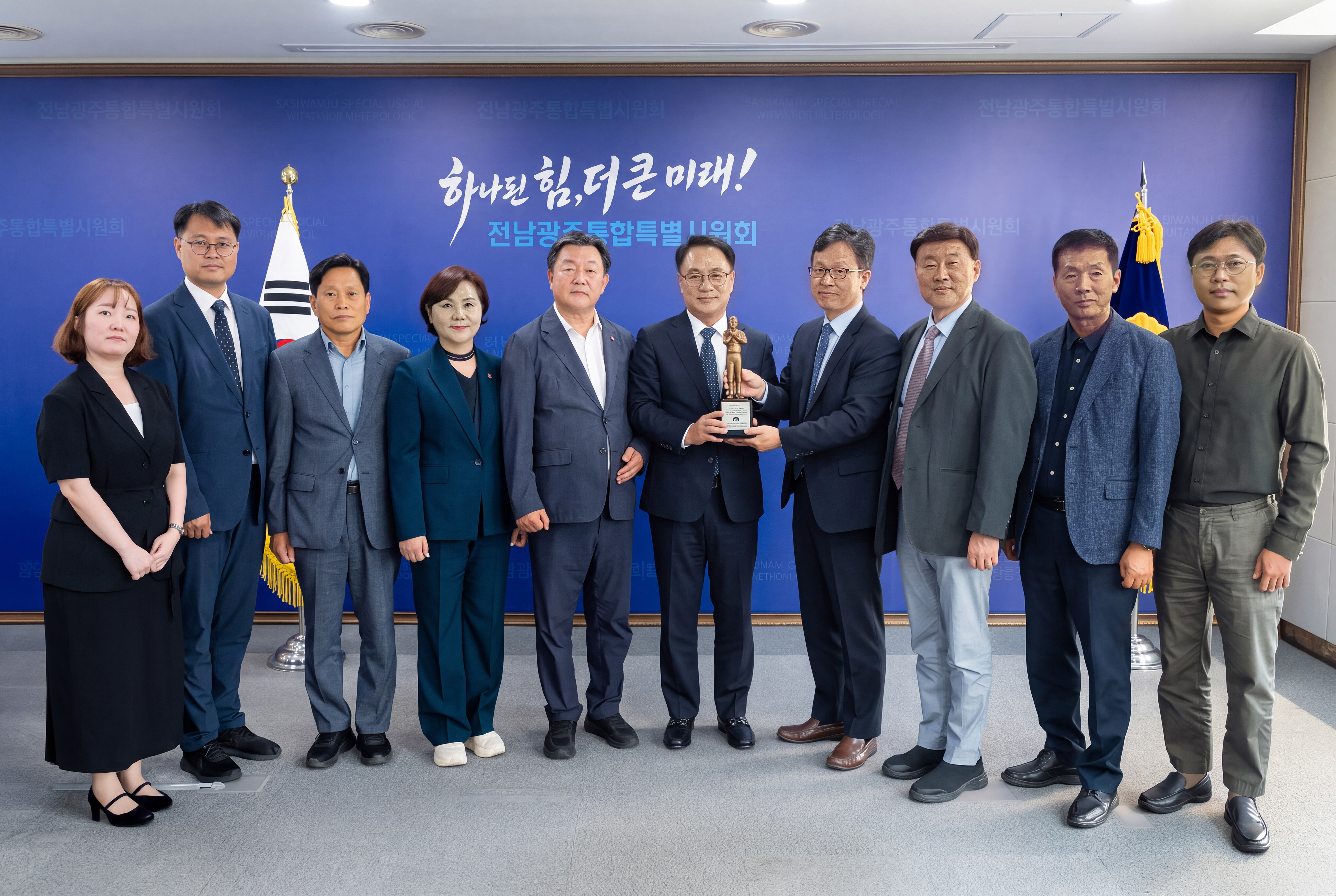 힌즈페터 관련 서울 영상기자협회 회장과 전남광주 영상기자협회 회원방문 1