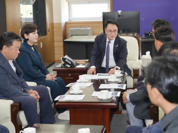 힌즈페터 관련 서울 영상기자협회 회장과 전남광주 영상기자협회 회원방문 7